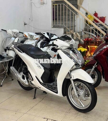 Honda SH 150/2017/ABS Trắng Đen Sport.Xe khỏi bàn
