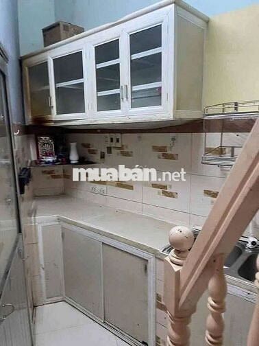 Cho thuê nhà giá rẻ ngay trung tâm kèm 3 máy lạnh