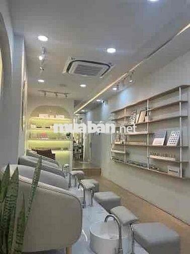 Cho thuê mặt tiền Lê Thị Riêng, Nguyễn Văn Tráng Quận 1