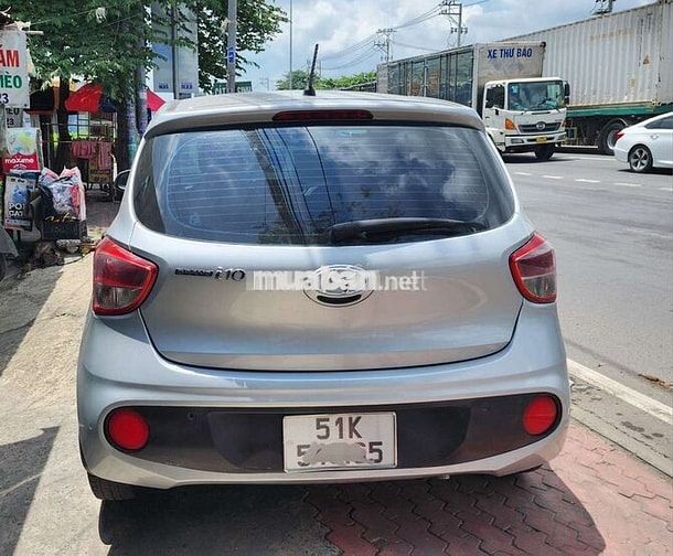 Hyundai Grand i10 Số sàn 5 chỗ Bạc