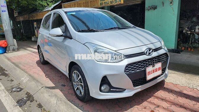 Hyundai Grand i10 Số sàn 5 chỗ Bạc