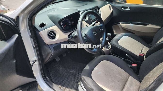 Hyundai Grand i10 Số sàn 5 chỗ Bạc