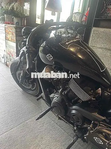 Harley-Davidson Đen