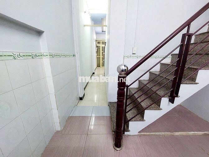 HOT! Cho thuê nhà mặt tiền Lý Thánh Tông. Dt 4*15 (2pn)