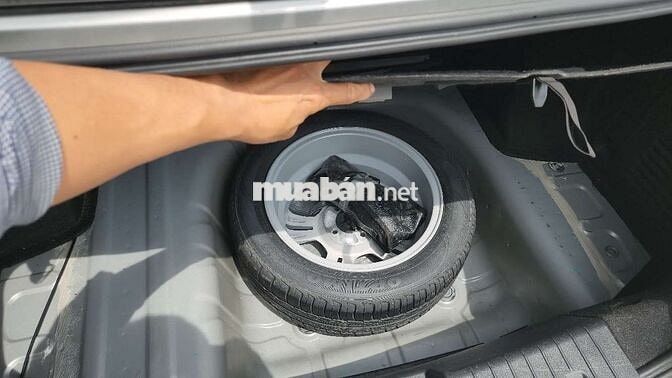 Chevrolet Aveo LT Số sàn Bạc