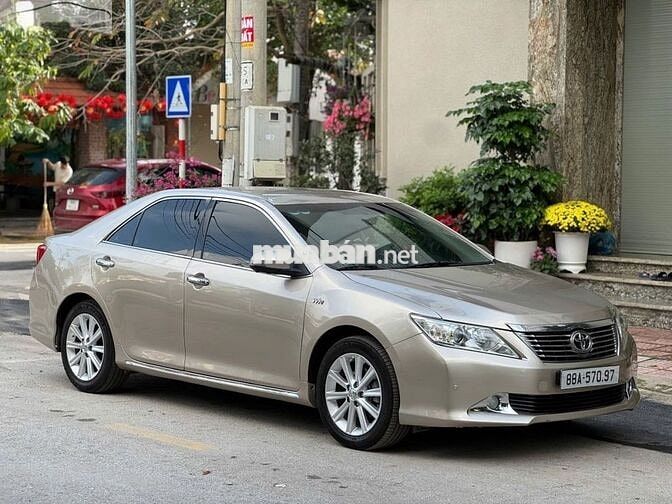 Toyota Camry 2.5Q 2013 Vàng cát
