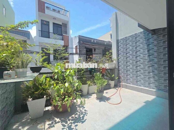 1 NGÔI NHÀ ĐẸP HIỆN ĐẠI - KHU VỰC SỐNG GIÓ MÁT - Ô TÔ ĐỔ CỬA 50M2 .