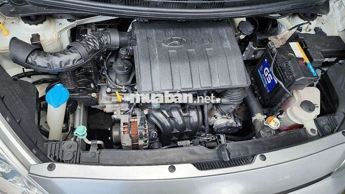Hyundai Grand i10 Số sàn 5 chỗ Bạc