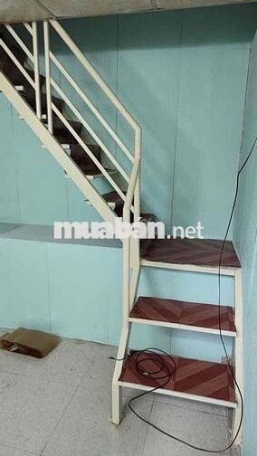 cho thuê phòng trên tầng 3 có cầu thang riêng thoáng mát