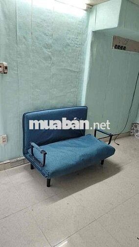 cho thuê phòng trên tầng 3 có cầu thang riêng thoáng mát