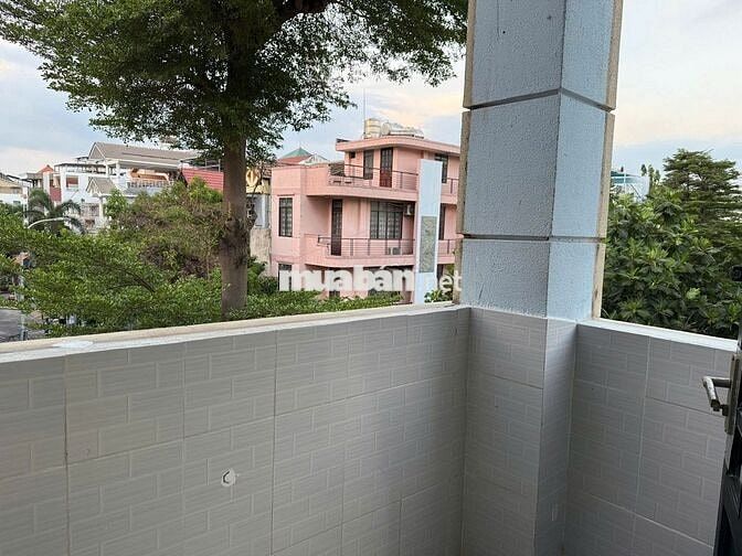 Phòng trong Biệt thự Bình Lợi, có BAN CÔNG, full nội thất