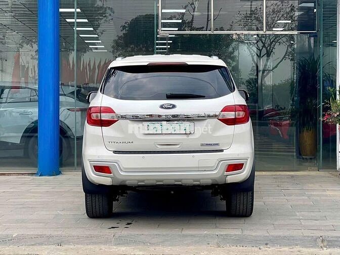 Xe Ford Everest Titanium 2.0L 4x2 AT 2021