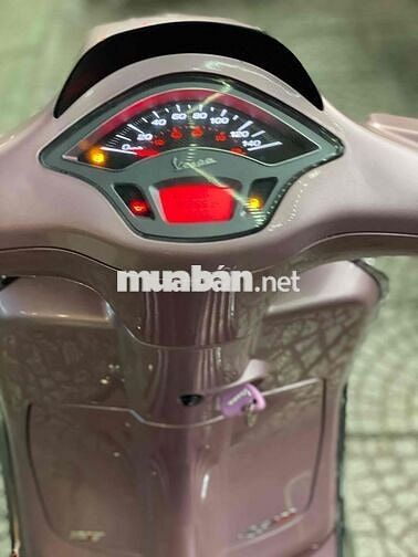Piaggio Vespa Sprint Hồng