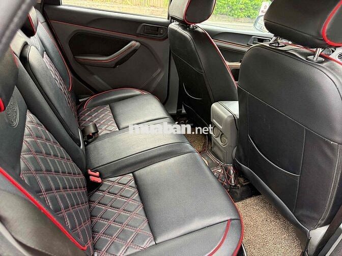 Ford Focus 2012 Đỏ 5 chỗ ( xe giáo viên chạy )