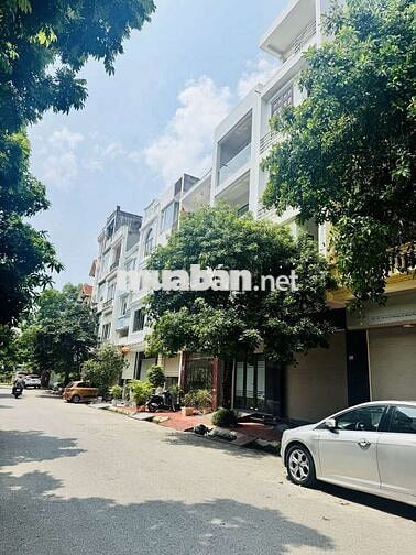 Cho thuê nhà tại lô 27 Lê Hồng Phong .Giá thuê 11 tr/ tháng 