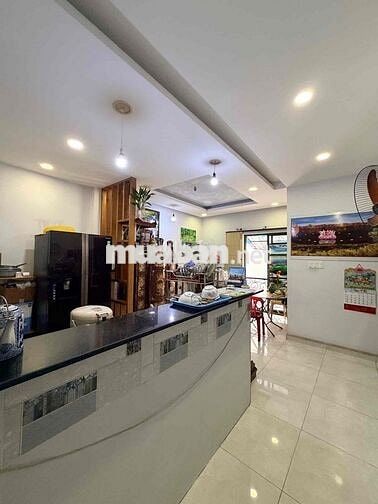 BÌNH THẠNH HXH ĐỔ CỬA CÁCH MẶT TIỀN VÀI BƯỚC , CÂY CẢNH THIÊN NHIÊN
