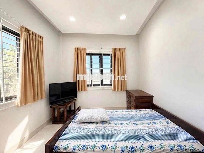 BÌNH THẠNH HXH ĐỔ CỬA CÁCH MẶT TIỀN VÀI BƯỚC , CÂY CẢNH THIÊN NHIÊN