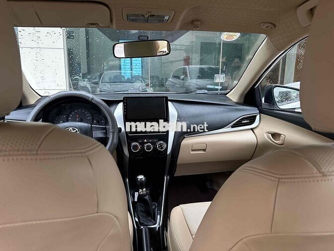 Toyota Vios Trắng Số sàn 5 chỗ