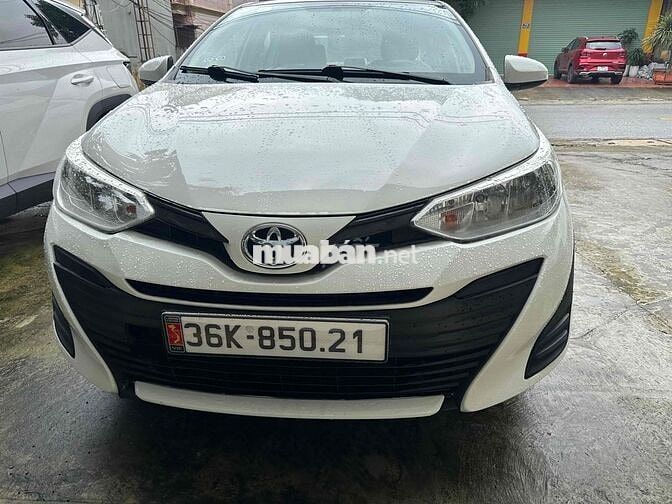 Toyota Vios Trắng Số sàn 5 chỗ