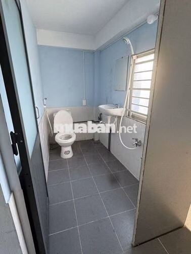 Phòng Nguyên Hồng, full nội thất, có ban công, lầu 3