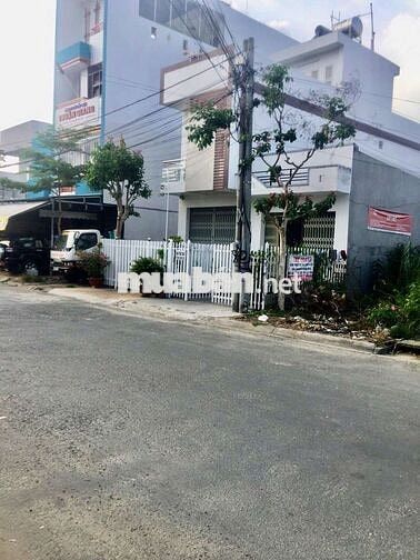 cho thuê nhà mặt tiền ngay ngã tư đường Lạc Long Quân - Lý bôn 