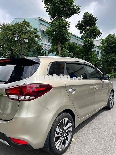 Kia Rondo Vàng cát 7 chỗ