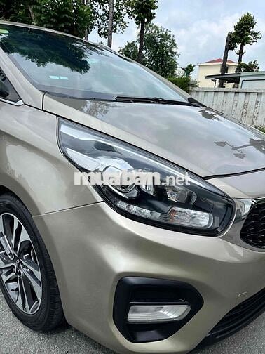 Kia Rondo Vàng cát 7 chỗ