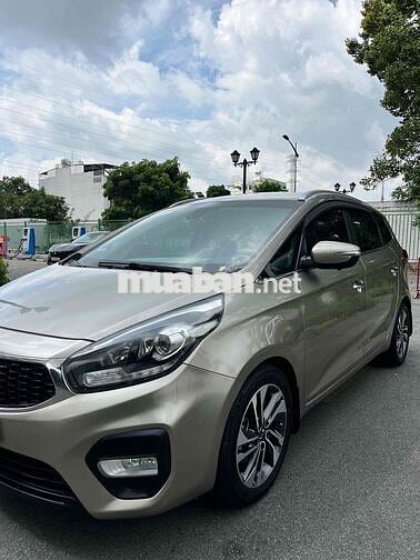 Kia Rondo Vàng cát 7 chỗ