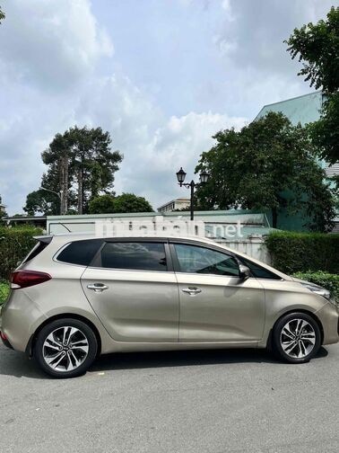 Kia Rondo Vàng cát 7 chỗ
