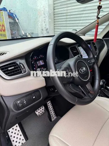Kia Rondo Vàng cát 7 chỗ