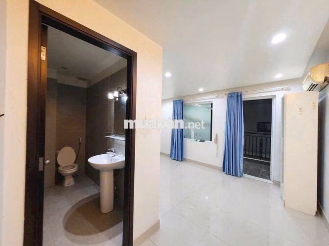 Căn hộ tách bếp - ban công full nội thất gần nhà thờ Nam Hải 