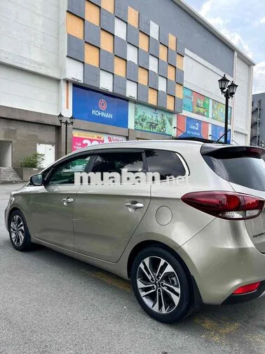 Kia Rondo Vàng cát 7 chỗ