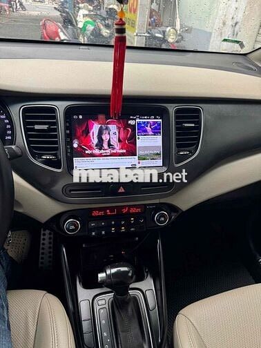 Kia Rondo Vàng cát 7 chỗ