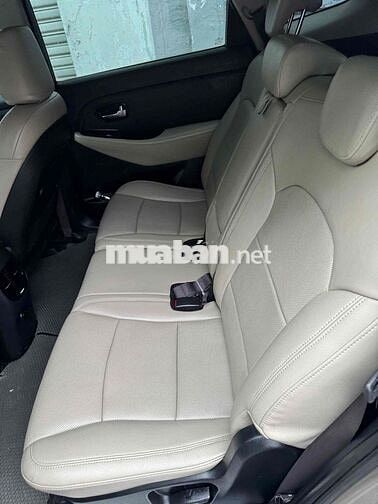 Kia Rondo Vàng cát 7 chỗ