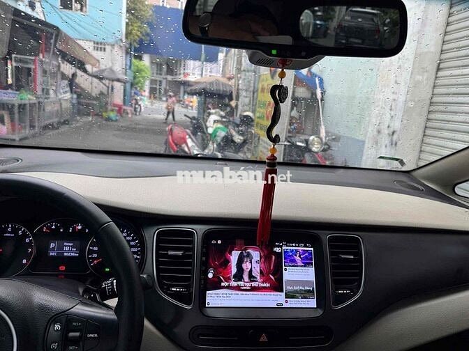 Kia Rondo Vàng cát 7 chỗ