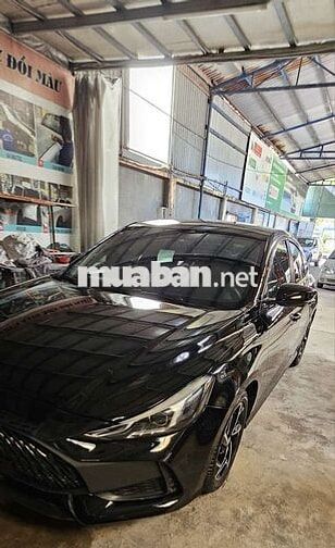 Xe thể thao màu Đen nội thất Sang trọng