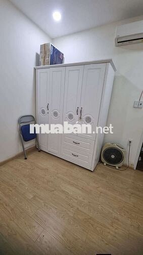 Cho thuê phòng lầu 1 trong nhà nguyên căn