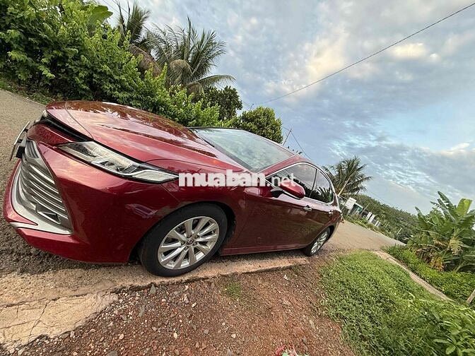 Toyota Camry 5 chỗ Xăng màu Đỏ