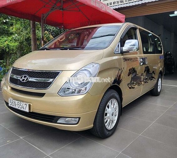 Hyundai Starex 9 chỗ Xăng Số sàn Vàng cát