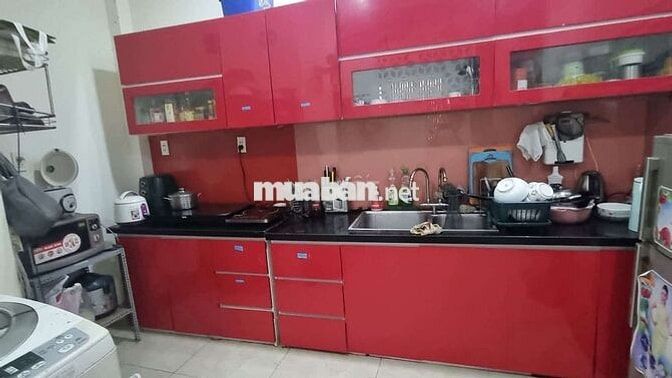 Cho thuê phòng lầu 1 trong nhà nguyên căn