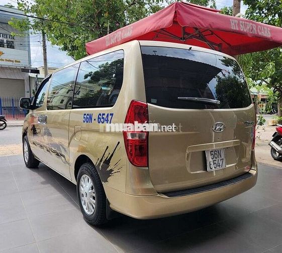 Hyundai Starex 9 chỗ Xăng Số sàn Vàng cát