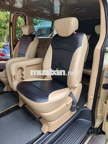 Hyundai Starex 9 chỗ Xăng Số sàn Vàng cát