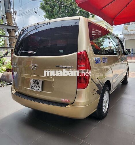 Hyundai Starex 9 chỗ Xăng Số sàn Vàng cát
