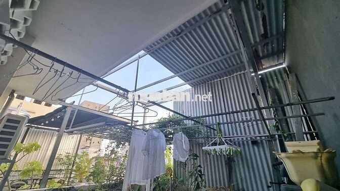 Cho thuê phòng lầu 1 trong nhà nguyên căn