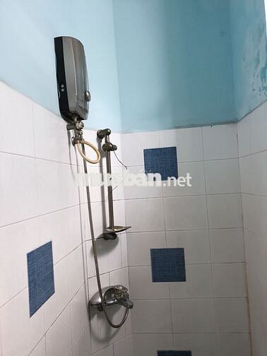 Phòng đối diện sthị Emart PVTrị, gần ĐH CNghiệp, lầu 2, full nội thất