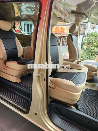Hyundai Starex 9 chỗ Xăng Số sàn Vàng cát