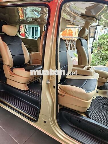 Hyundai Starex 9 chỗ Xăng Số sàn Vàng cát