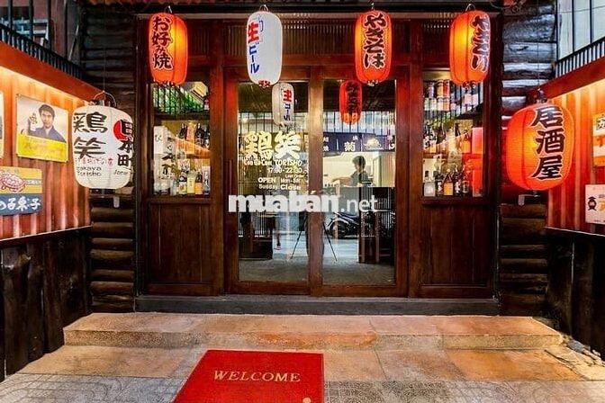 NHÂN VIÊN NHÀ HÀNG NHẬT BẢN 
