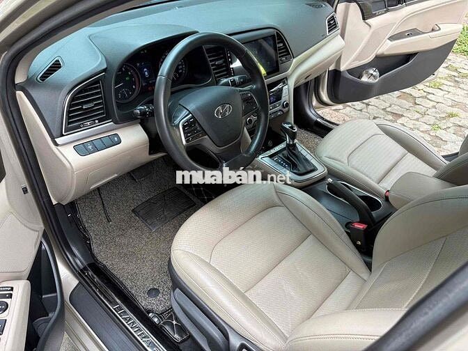 Hyundai Elantra 2019 Vàng Cát 9 vạn