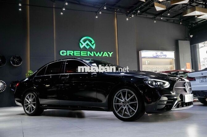Mercedes-Benz E300 2022 Đen 28.000km